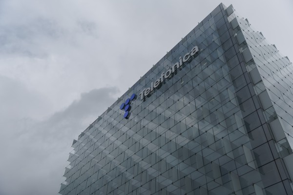 El grupo saudí STC compra el 9,9% de Telefónica y se convierte en su máximo accionista