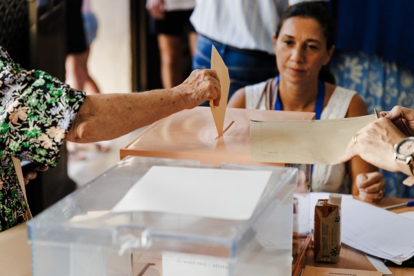 El Constitucional admite a trámite el recurso del PSOE por los votos nulos del 23J en Madrid
