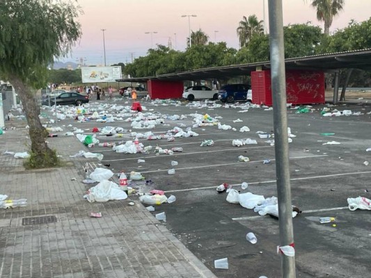 Los vecinos de Cabo Palos celebran un verano con los botellones 'a raya'