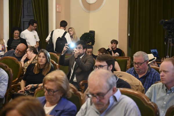 Viñes se deja ver por el Ayuntamiento: el ex jefe de Protocolo ayuda con el 772 aniversario de Castelló