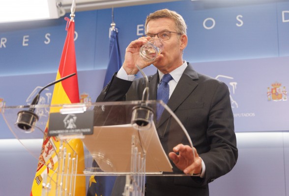 Feijóo exige a Sánchez rechazar las condiciones inaceptables de Puigdemont y se replantea verse con Junts
