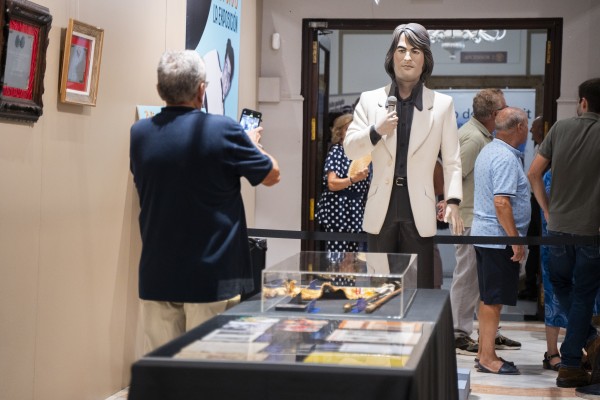 Abre en València'Nino Bravo, la exposición' para dar a conocer su 