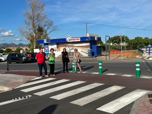 El PSPV acusa a Carrasco de cerrar con bolardos los accesos abiertos para los vecinos de Mestrets