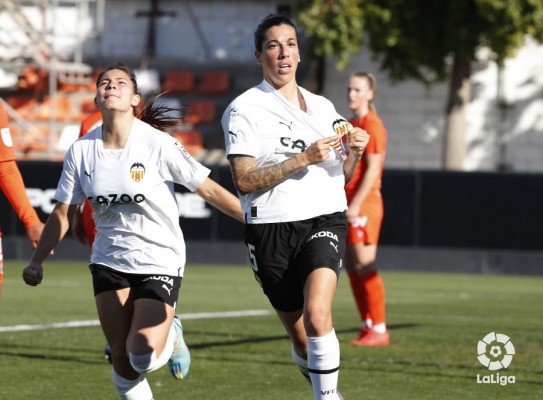 Marta Carro: 