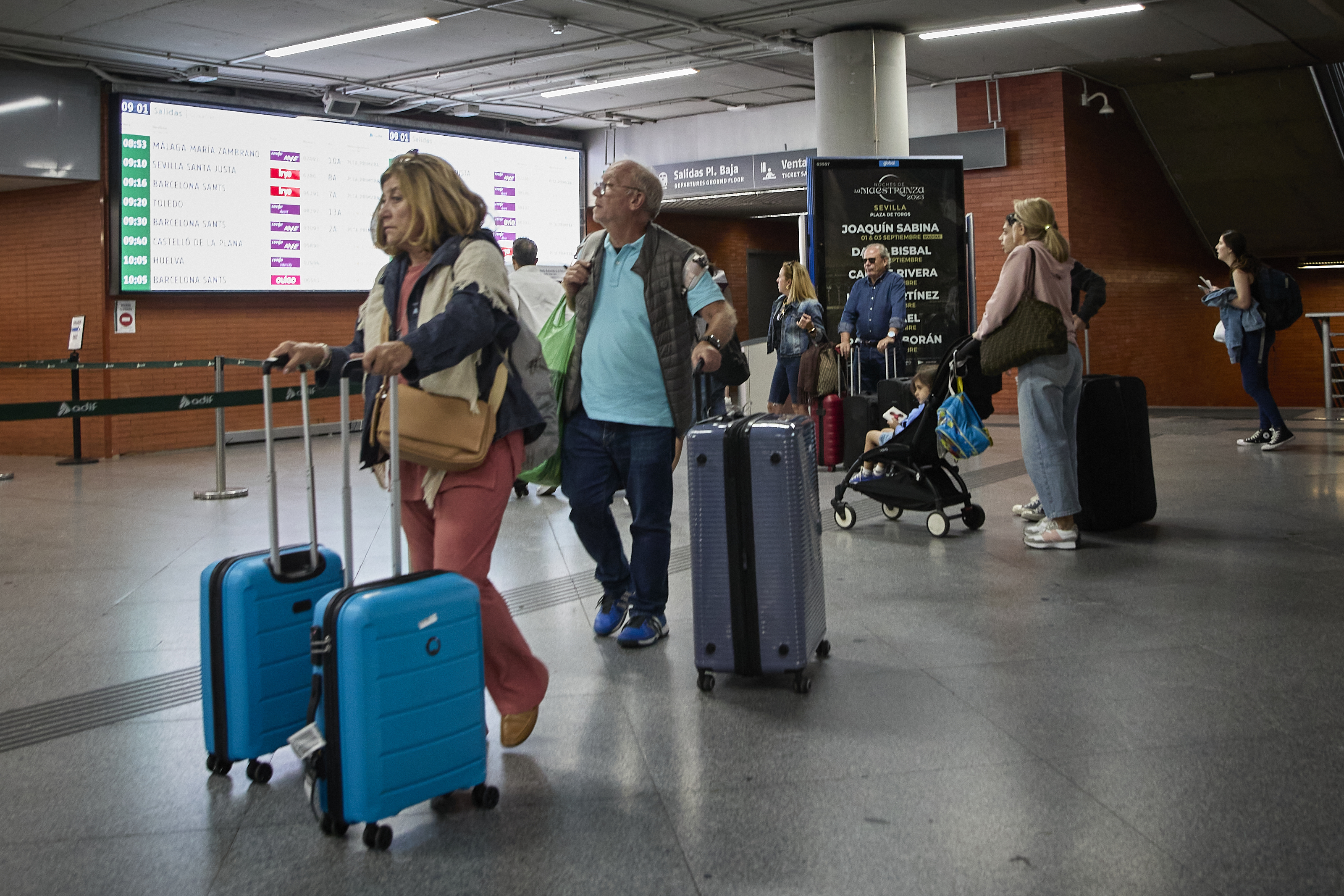 El temporal obliga a cortar los trenes en el Corredor Mediterráneo y provoca demoras en Madrid