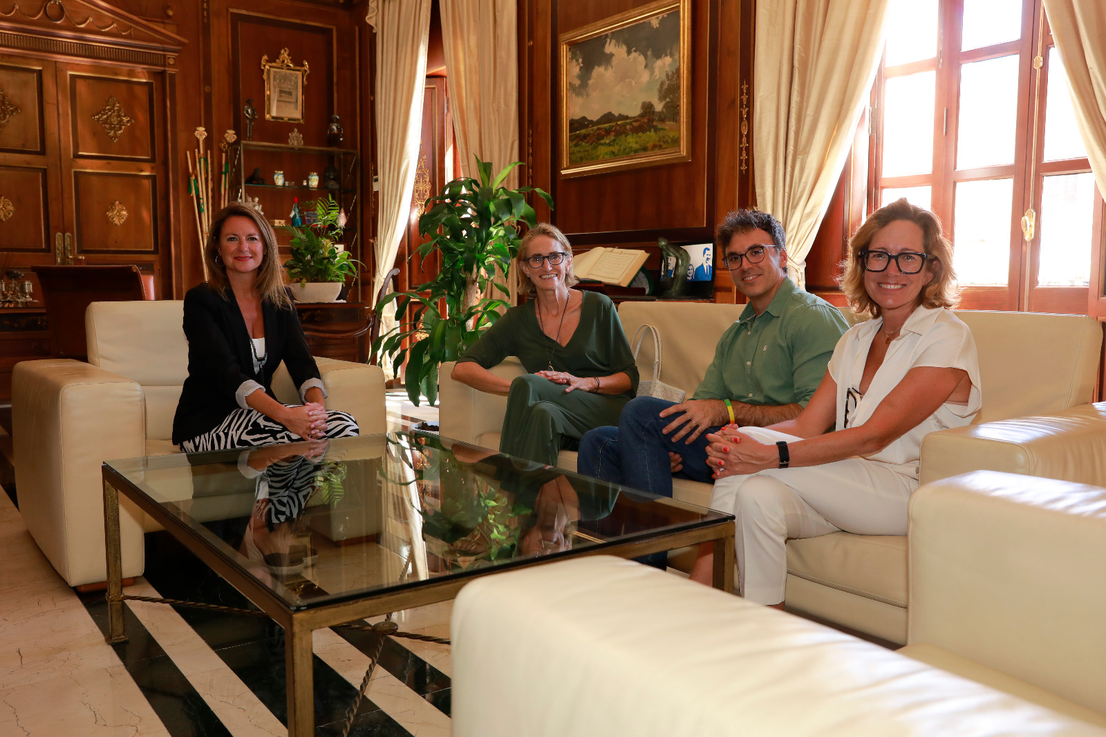 Castelló se alía con la Fundación Azul Marino para proteger sus 4,5 kilómetros de costa 