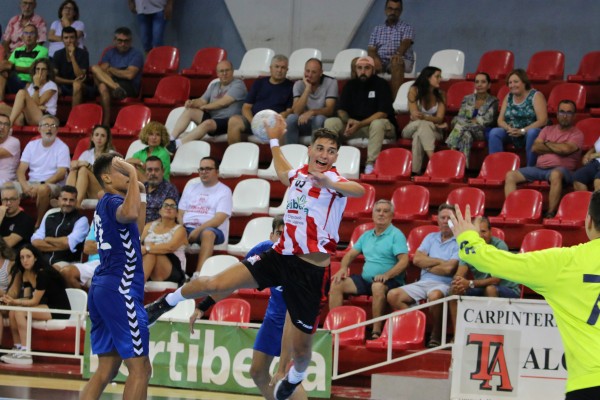 El Fertiberia  gana al Alicante en el partido de presentación