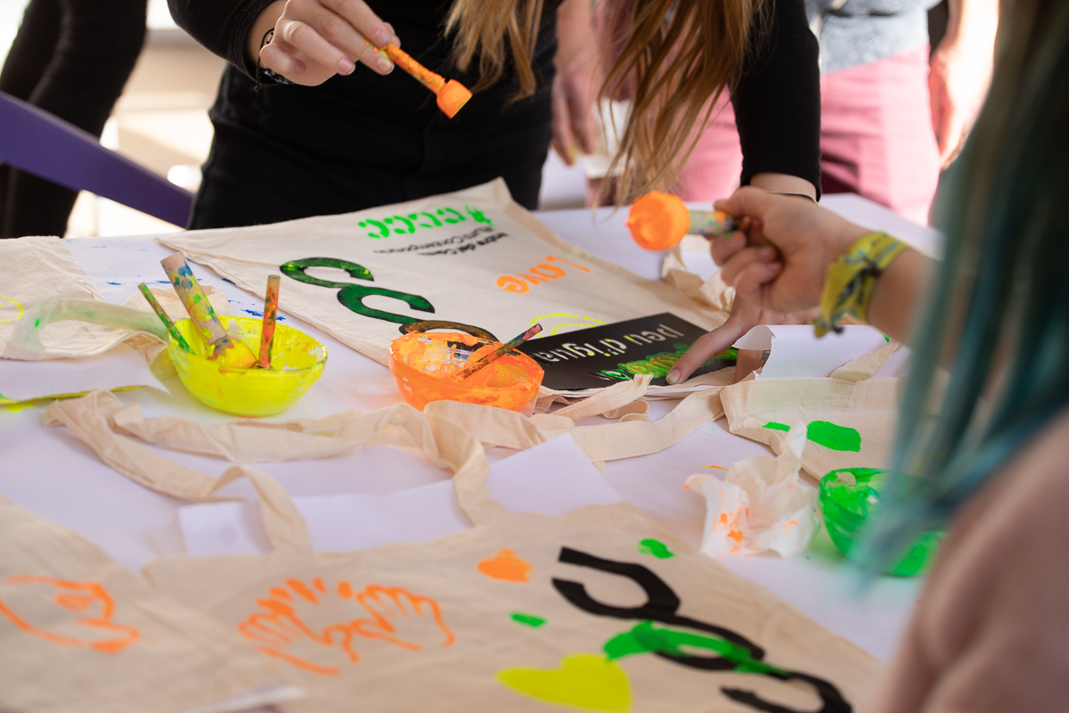 El Centre del Carme invita a ‘pausar, pensar e imaginar’ a través de la customización