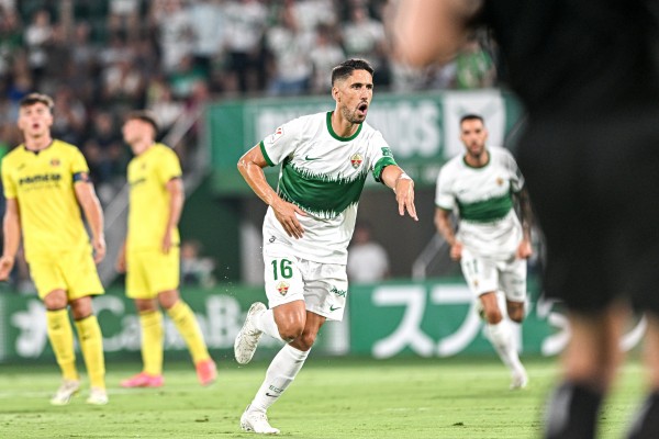 Un Elche en reconstrucción busca la estabilidad ante un irregular Racing de Santander
