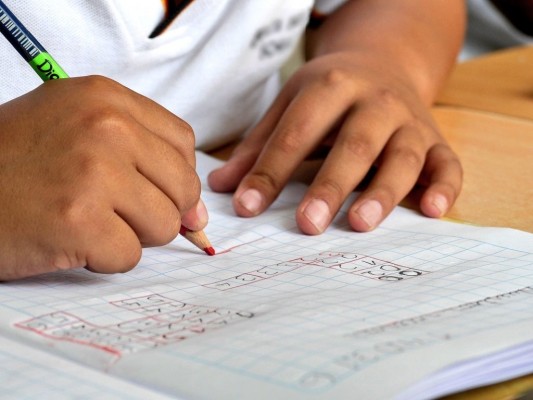 Expertos de Quirónsalud aconsejan fijar horario de sueño y comidas antes de empezar el colegio