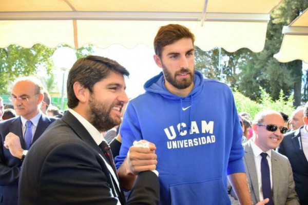 Miras ofrece a Vox formar parte del Gobierno regional para evitar nuevas elecciones