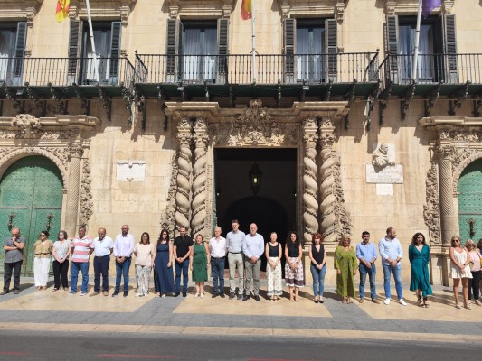 Alicante se une para reclamar medidas contundentes contra la violencia de género