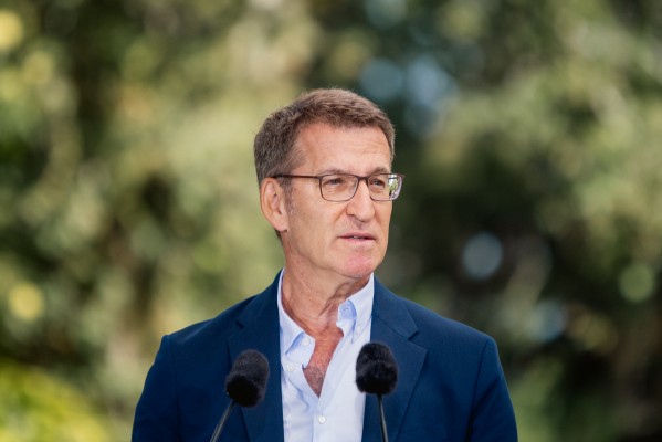 Feijóo compró una casa en agosto, tiene 4.000 acciones de Inditex y 600.000 euros en ahorros