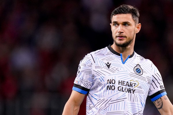 Yaremchuk toma la delantera para ser el '9' del Valencia CF