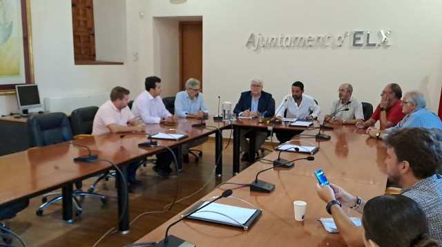Elche firma el un convenio con la Comunidad de Propietarios del polígono de Carrús