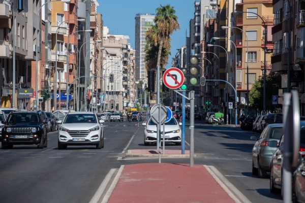Alicante aplaza (y ajusta) la reforma de la avenida de Aguilera hasta aligerar el tráfico en el Centro 