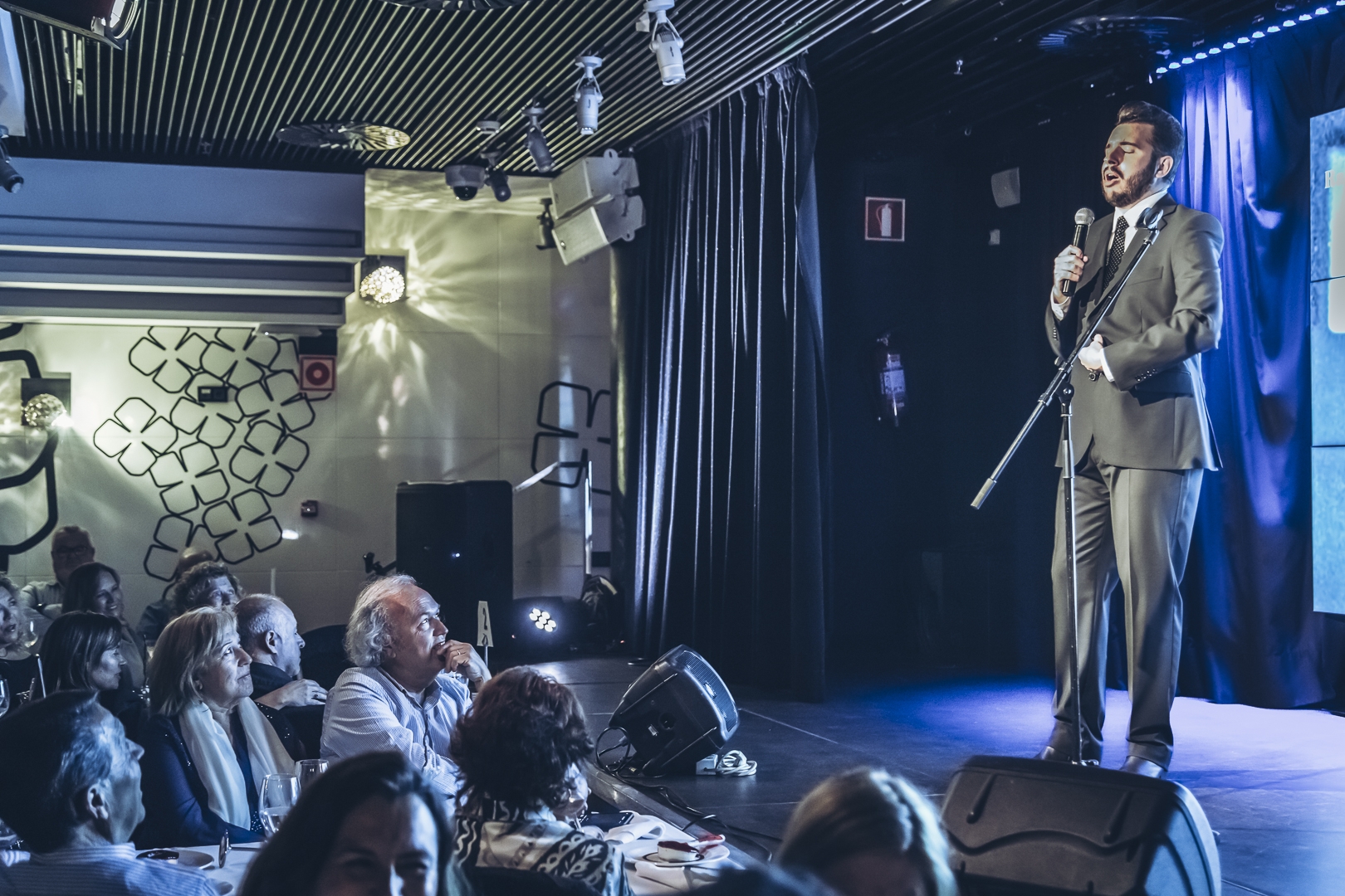 Sergio Romero homenajea a Raphael y Camilo Sesto en una velada del Casino Cirsa