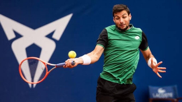 Djokovic somete a Zapata y vuela a la tercera ronda
