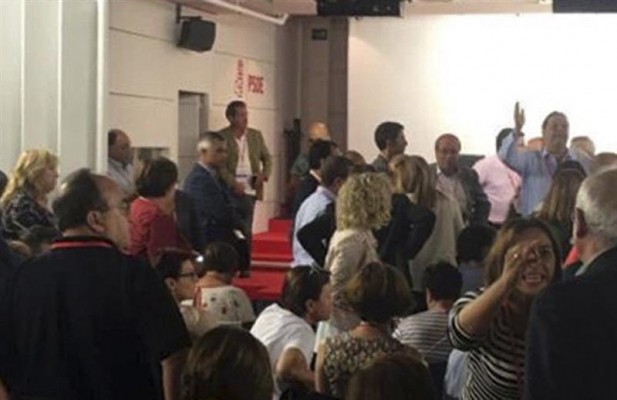 Sánchez pierde la votación del PSOE 