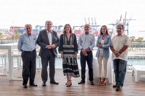 Catalá reafirma ante la Cámara de Comercio su compromiso con la ampliación del puerto