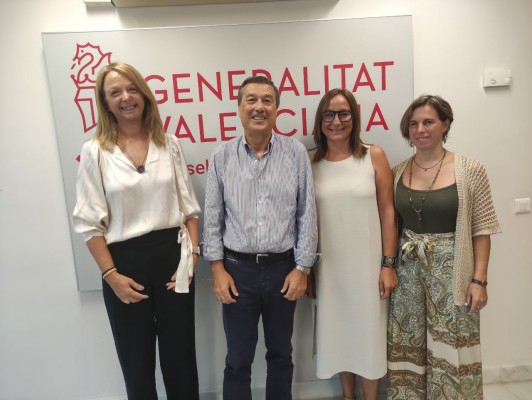 UGT y CCOO piden a Gómez la jornada de 35 horas, recursos y un compromiso para blindar la Sanidad
