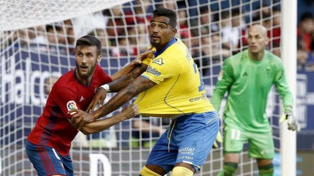 Las Palmas suma un punto 'in extremis' en su visita a Pamplona