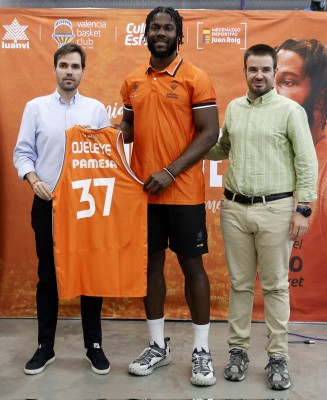 Semi Ojeleye, presentado como nuevo jugador taronja en Luanvi
