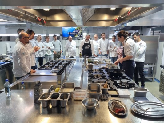 La Comunidad ofrece 28 cursos de hostelería y turismo: desde cerveza murciana a cheesecake con quesos regionales