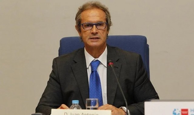  Juan Antonio Marqués Espí, nuevo gerente del área de salud Alicante-Sant Joan; Alfredo Rizo, de Alcoy