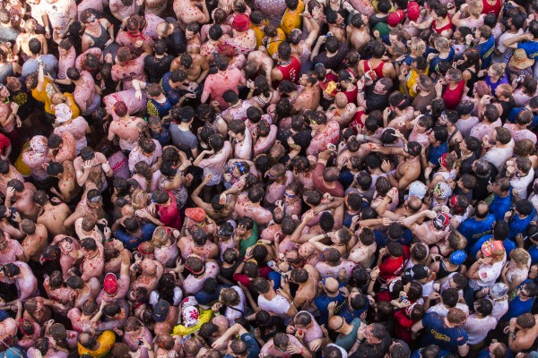 Buñol solicita la cesión de las imágenes de la Tomatina y retira las tarifas por cubrirla 
