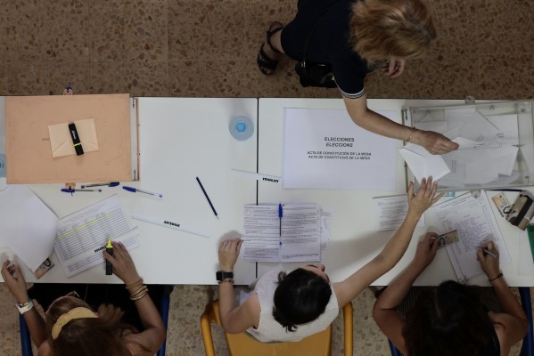El PSOE insiste en cuestionar el escrutinio del 23J en Madrid y pide al TC la revisión de los votos nulos