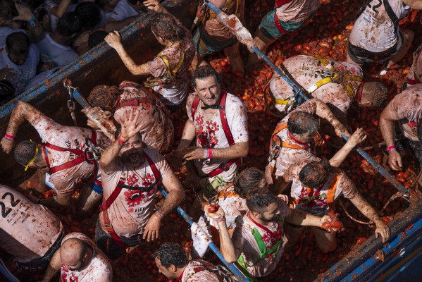 Vodafone España refuerza su red 5G y 4G para ofrecer el mejor servicio en la Tomatina de Buñol
