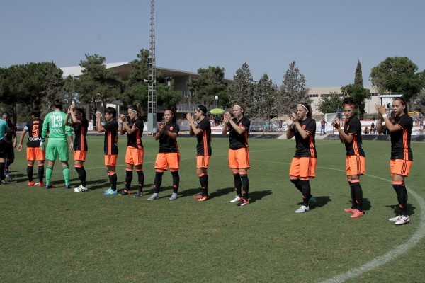El Valencia suma un punto en Huelva en un partido que pudo ganar