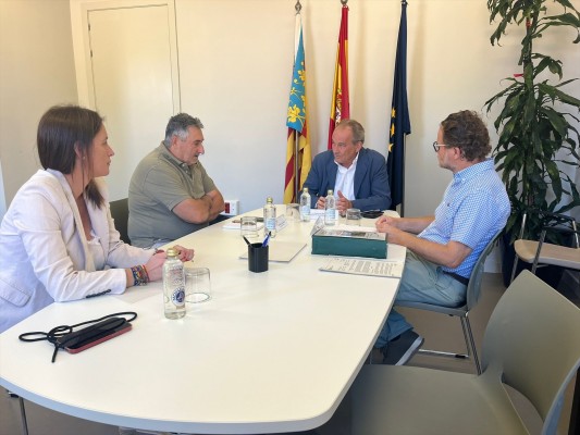 Aguirre se compromete a revisar el proyecto de construcción del puente de Castielfabib

