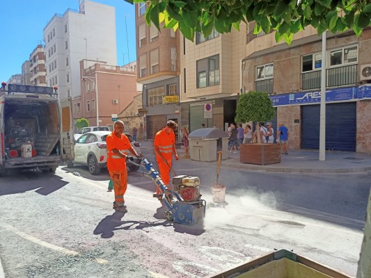 Elche desmantela el siguiente carril bici, el de José María Buck, de nuevo con protesta ciclista