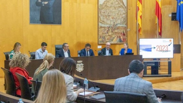 Cabreo en el pleno: el PP reduce la representación del PSOE en Visit Benidorm por su resultado electoral