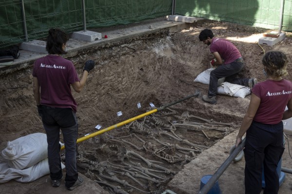 La exhumación de la fosa común 1 de Sueca localiza 23 de las 54 víctimas del franquismo
