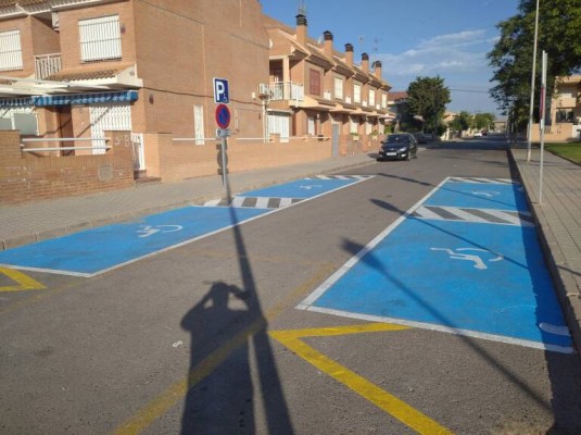 Los Alcázares adquiere solares privados para ampliar la superficie de aparcamiento en el municipio