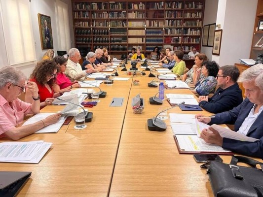 Los cinco consejeros del PP en el CVC acusan a la presidenta de 