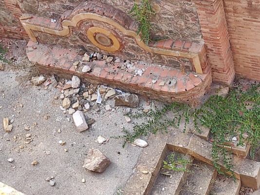 Huermur denuncia los derrumbes de la histórica Fuente Santa en el Santuario de la Virgen en Algezares