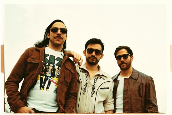 Los Mesoneros, el grupo 'indie' latinoamericano que llena estadios y desconocemos en España
