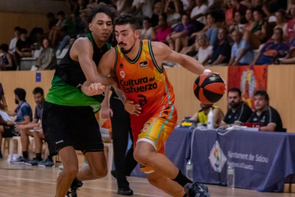 
Primer test 'taronja' en Salou ante el Joventut Badalona