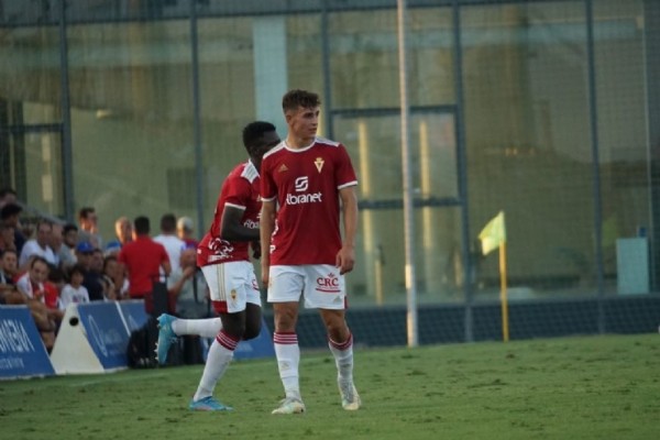 El Orihuela cierra el fichaje del jugador murciano Jaime Escobar
