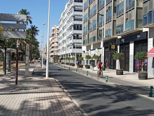 Compromís per Elx insiste en los carriles bici segregados por la guía técnica del Ministerio
