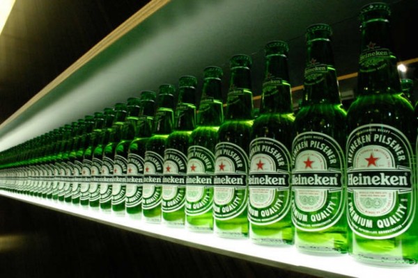 Heineken vende su negocio en Rusia por 1 euro y asume pérdidas de 300 millones