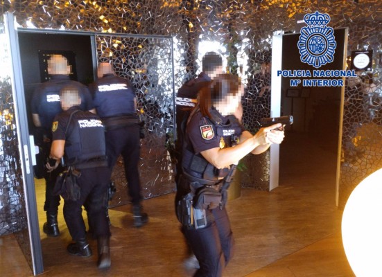 La Policía Nacional simula un atentado terrorista en el Odiseo