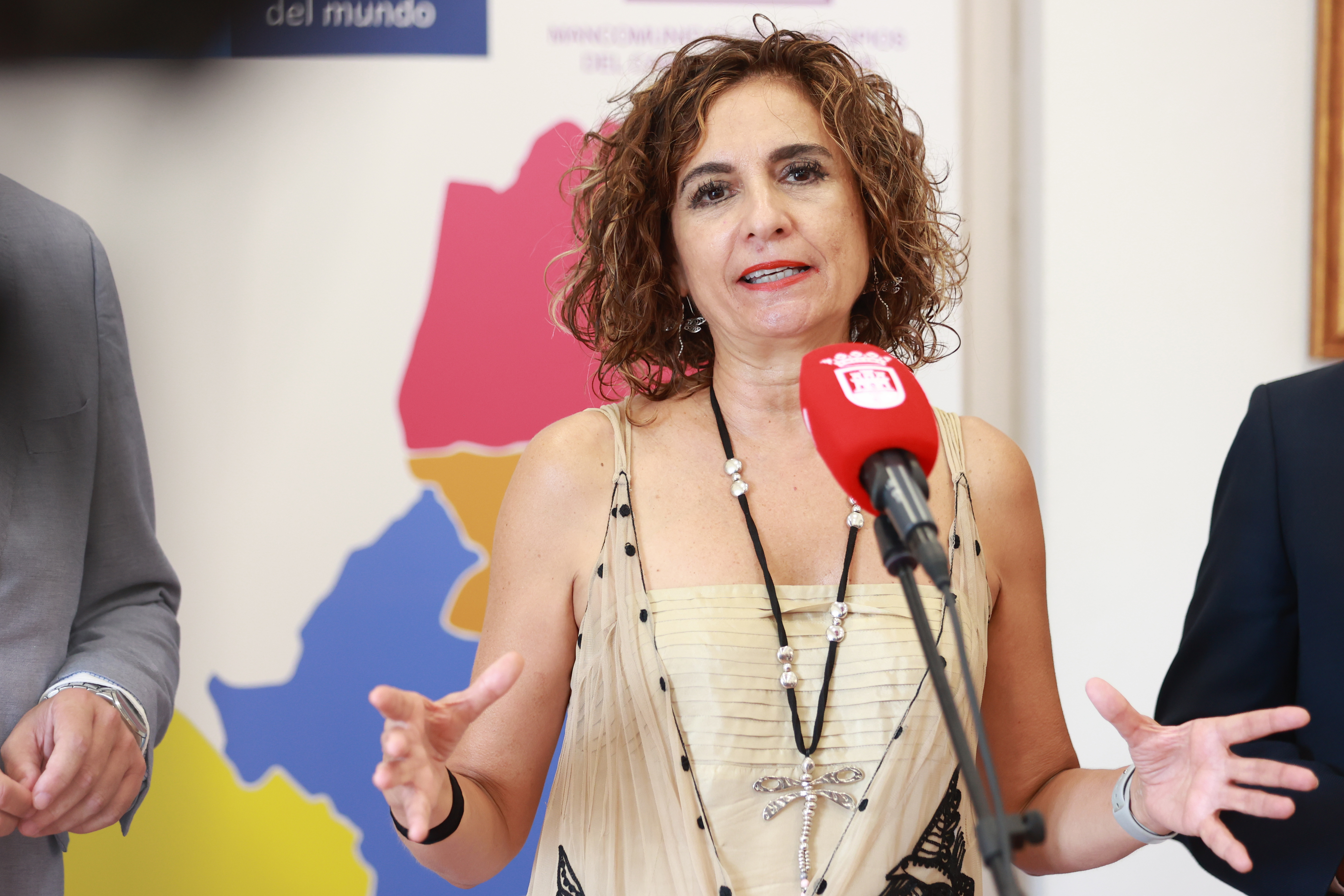 Montero afirma que el Gobierno hará lo necesario para que los PGE salgan en 