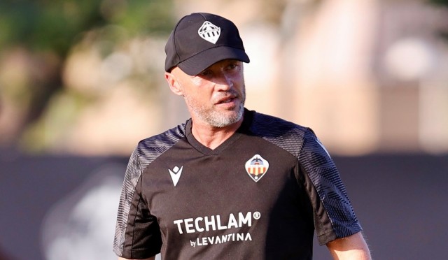 El primer 'once' liguero de Schreuder, condicionado por las lesiones