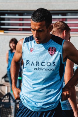 Ángel Algobia se lesiona y se perderá, mínimo, el partido de Cartagonova