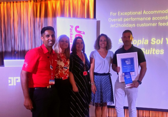 Suitopia Hotel, premio a la excelencia global de Jet2Holydays con un 98% de satisfacción